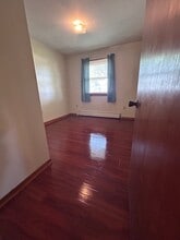 208 Miami St in Burlington, KS - Building Photo - Building Photo