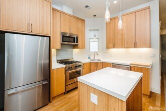 972 Dolores St in San Francisco, CA - Building Photo - Building Photo