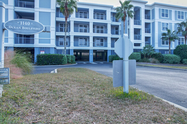 1140 Ocean Blvd in Isle Of Palms, SC - Building Photo - Building Photo