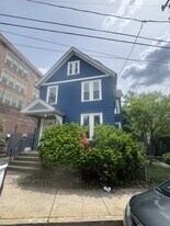 18 Pine St in Waterbury, CT - Building Photo