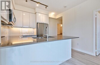 3270 Sheppard Ave E in Toronto, ON - Building Photo - Building Photo