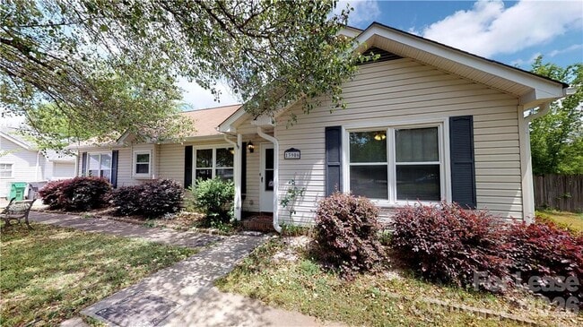 13906 Glendevon Ct in Charlotte, NC - Foto de edificio - Building Photo