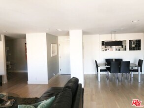 723 Palisades Beach Rd-Unit -211 in Santa Monica, CA - Building Photo - Building Photo