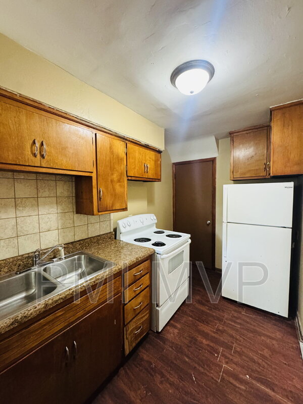 830 S Harris Ave in Columbus, OH - Foto de edificio - Building Photo