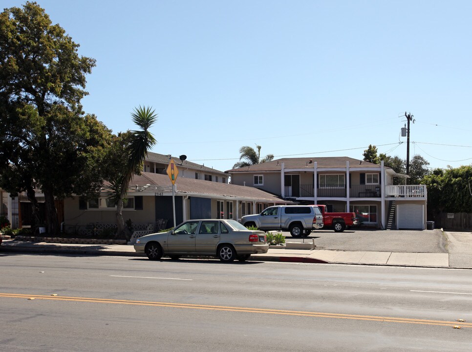 El Flamenco in Santa Barbara, CA - Building Photo