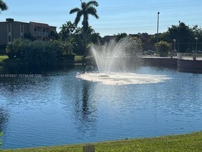 5122 NW 79th Ave in Doral, FL - Foto de edificio - Building Photo