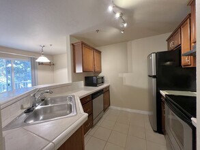 11527 Highway 99, Unit D-303 in Everett, WA - Building Photo - Building Photo