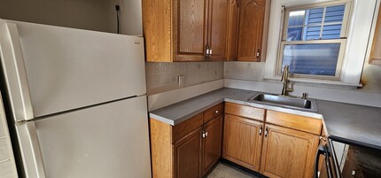 14 Harding Ave, Unit 2 in Everett, MA - Building Photo - Building Photo