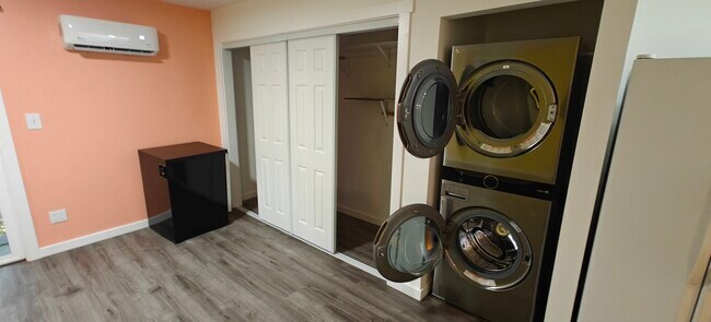 15010 26th Ave NE, Unit MIL in Shoreline, WA - Foto de edificio - Building Photo