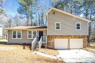 4110 Cranwood Dr in College Park, GA - Building Photo