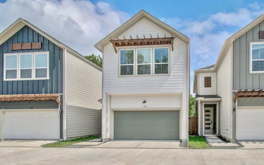 970 Highland Sound Ln in Houston, TX - Building Photo