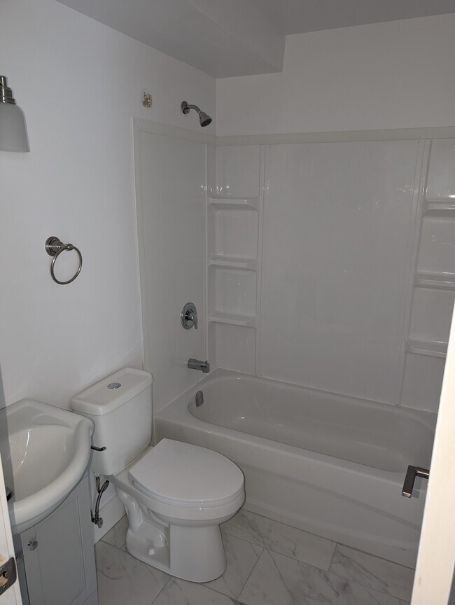 28 River Rd in Halifax, NS - Building Photo - Building Photo