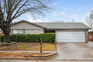 6029 Dustin Dr, Unit 19000-107 in Watauga, TX - Building Photo