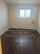 4912 Douglas Rd in Toledo, OH - Building Photo - Building Photo