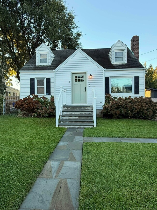 property at 3 Baxter Dr