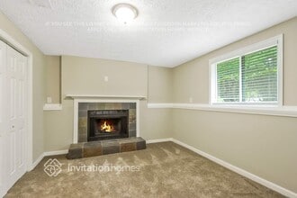 5477 Martins Crossing Rd in Stone Mountain, GA - Building Photo - Building Photo