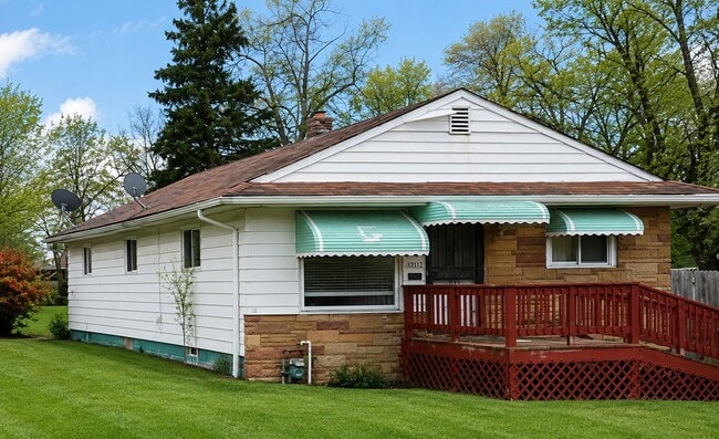 property at 12112 Oakfield Ave