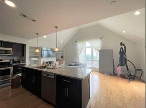 1501 Commonwealth Ave in Boston, MA - Building Photo - Building Photo