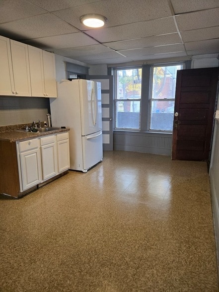 37 Clinton Ave, Unit 3R in Holyoke, MA - Building Photo - Building Photo