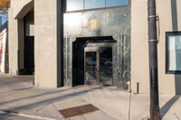 University Station in Chicago, IL - Foto de edificio - Building Photo