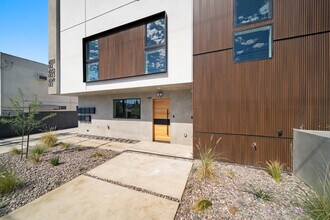 6049 Craner Ave in North Hollywood, CA - Building Photo - Building Photo