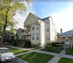 3905 N Sacramento Ave in Chicago, IL - Building Photo
