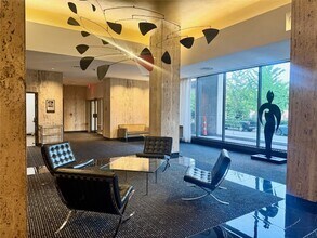 4501 Lindell Blvd in St. Louis, MO - Building Photo - Building Photo
