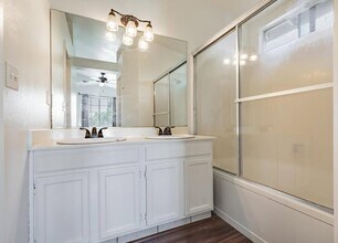 2683 Mitchell Ave in Clovis, CA - Foto de edificio - Building Photo