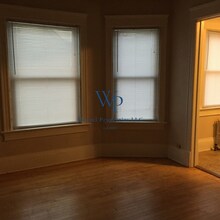 1215 Marshall St, Unit D in Manitowoc, WI - Foto de edificio - Building Photo