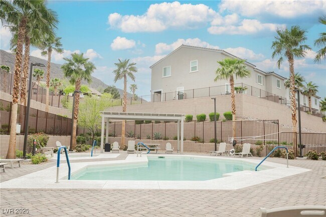 376 Yellow Finch Ln