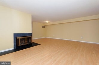115 Cascade Ct in Princeton, NJ - Building Photo - Building Photo