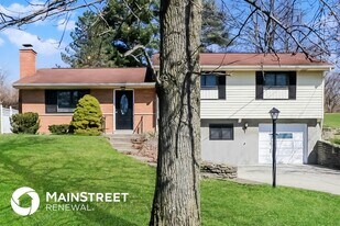 6268 Rocknoll Ln in Cincinnati, OH - Building Photo