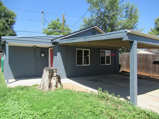 1755 Harlan St in Lakewood, CO - Building Photo - Building Photo