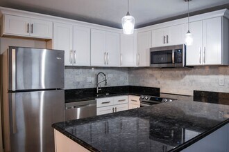 465 Whalley Ave in New Haven, CT - Building Photo - Building Photo
