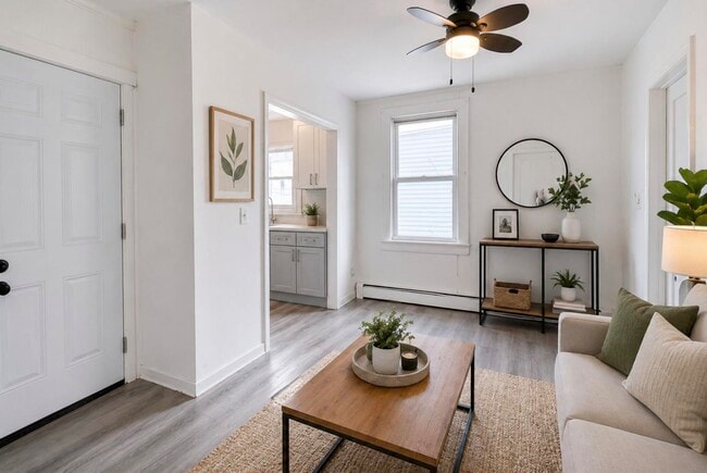 13 E 17th St in Bayonne, NJ - Building Photo - Building Photo