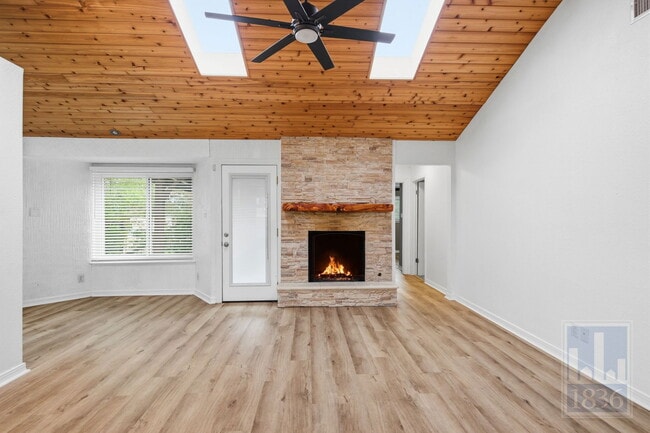 11611 Oak Trail in Austin, TX - Building Photo - Building Photo