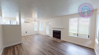 6801 SW Childs Rd in Lake Oswego, OR - Building Photo