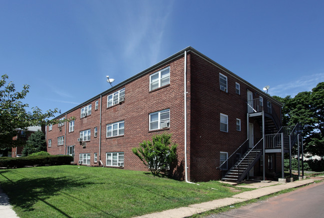 45 Quentin Ave in New Brunswick, NJ - Building Photo - Building Photo