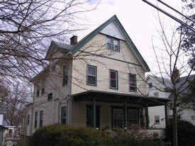 177 Ashland Ave in Bloomfield, NJ - Building Photo