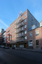 145-147 Mulberry St in New York, NY - Building Photo - Building Photo