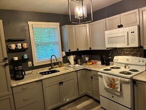 1457 Beatty Ave, Unit B in Cambridge, OH - Building Photo - Building Photo
