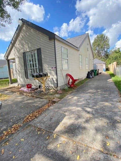 property at 2042 Pasadena St