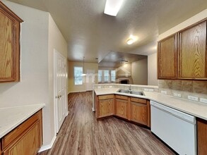 1821 Cartman Rd in Garland, TX - Foto de edificio - Building Photo