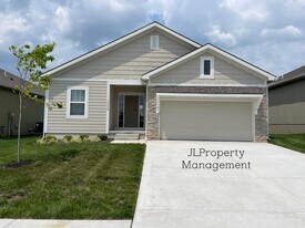 15332 Jessica St in Parkville, MO - Building Photo