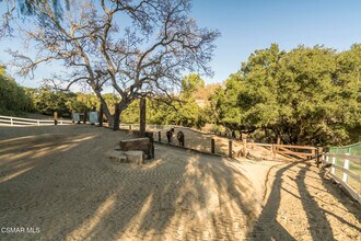 5734 Fairview Pl in Agoura Hills, CA - Building Photo - Building Photo