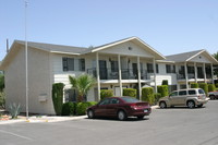 Colonial Manor Apartments in Las Vegas, NV - Foto de edificio - Building Photo