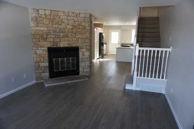 10252 West Dartmouth Avenue in Lakewood, CO - Building Photo - Building Photo