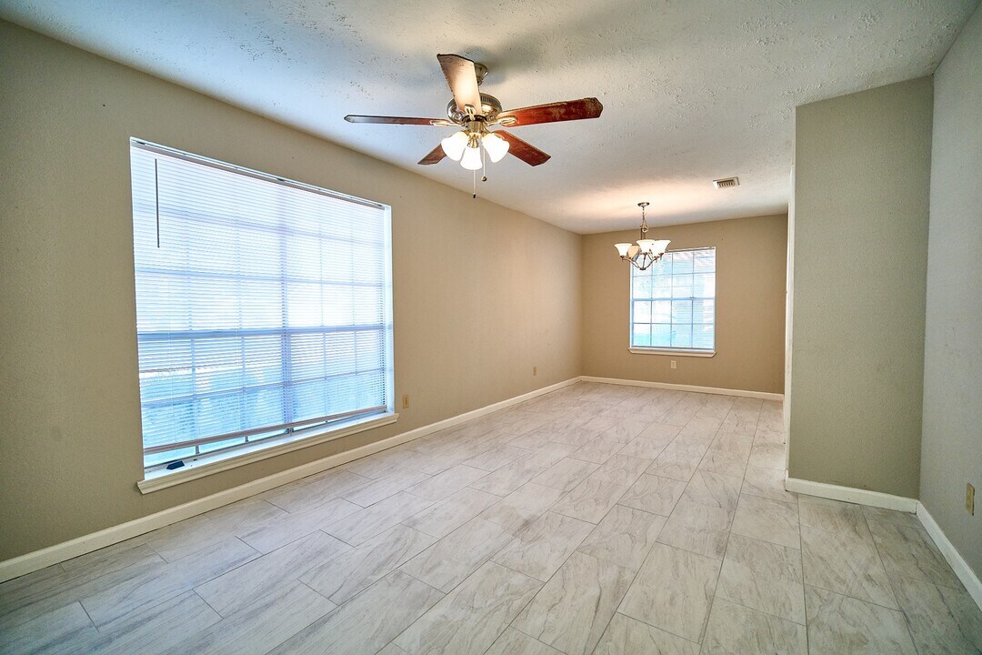 2314 Pebbledowne Cir in Sugar Land, TX - Building Photo