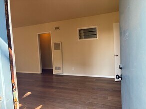 1387 Eagle Vista Dr in Los Angeles, CA - Building Photo - Building Photo