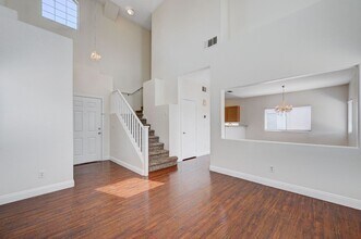 1375 Stillwater Bridge St in Las Vegas, NV - Building Photo - Building Photo